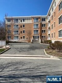 Building Photo - 106 Terrace 104 Ter