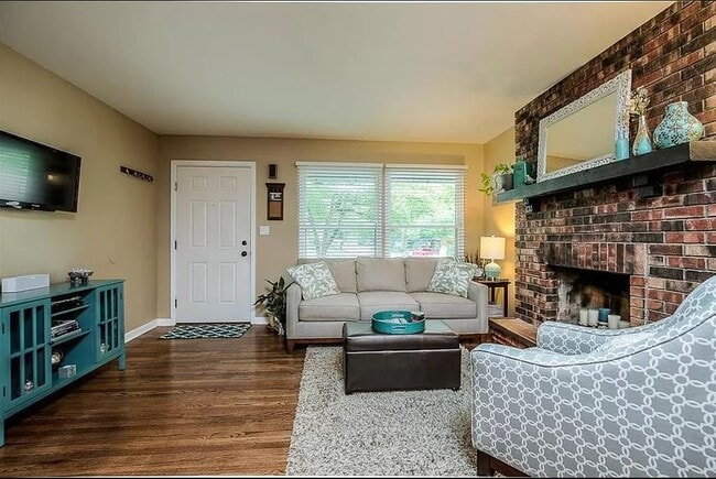 Building Photo - 7721 Rosewood Dr