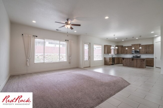 Building Photo - Pet Friendly 4 Bedroom Little Valley Home ...
