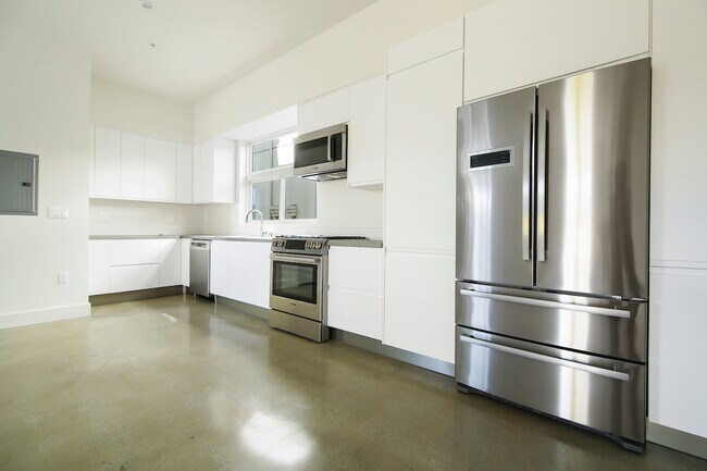 Building Photo - 2496 S Centinela Ave