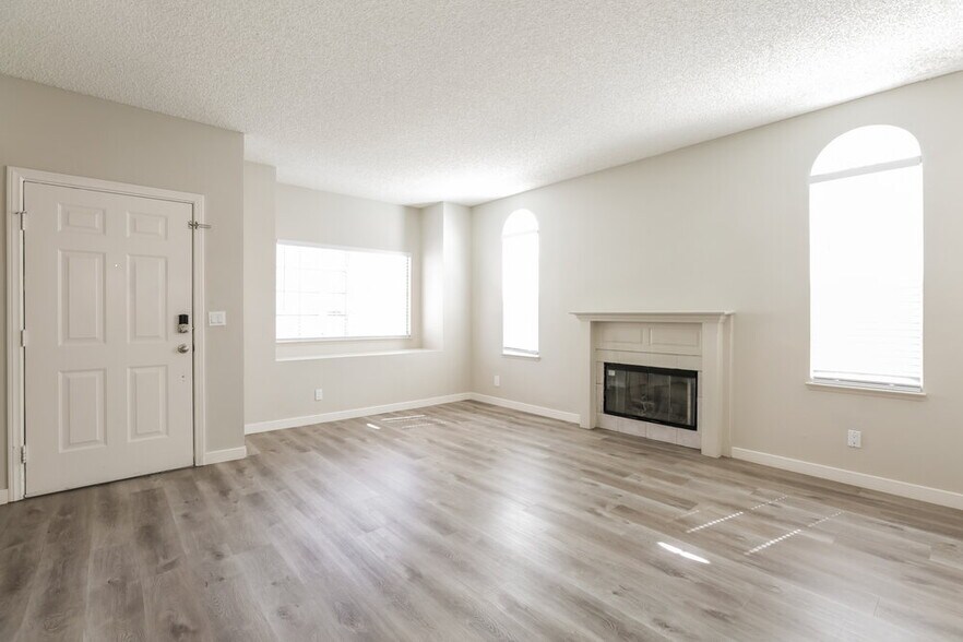 Building Photo - 7217 Chesterton Dr