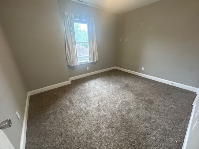 Building Photo - 453 S Main Ave