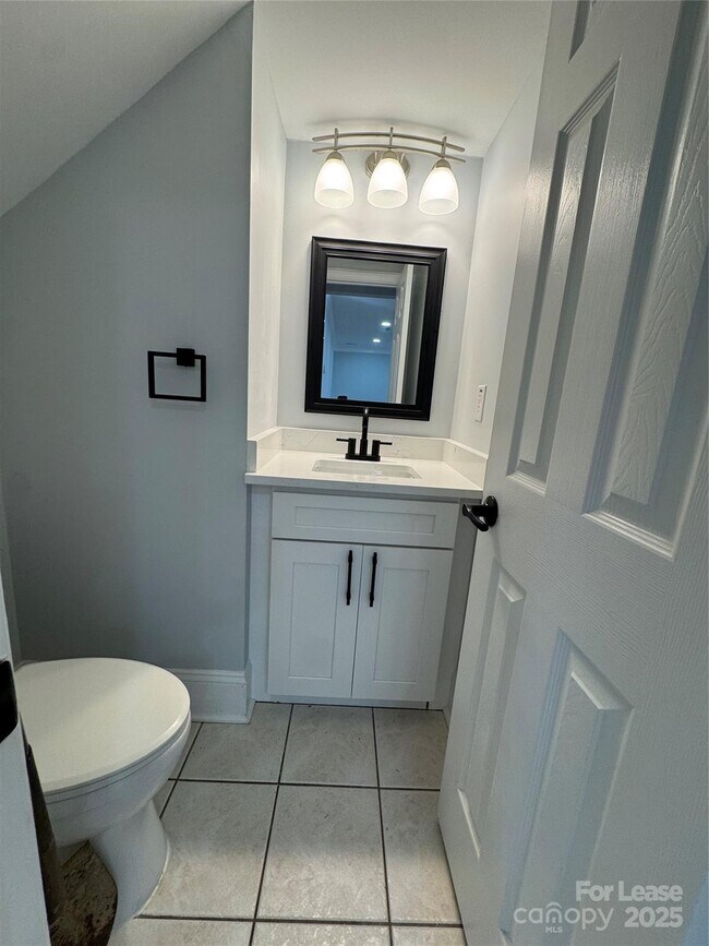 Building Photo - 4533 Cades Cove Dr