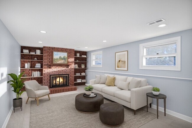 Building Photo - 7031 Glenwood Ln