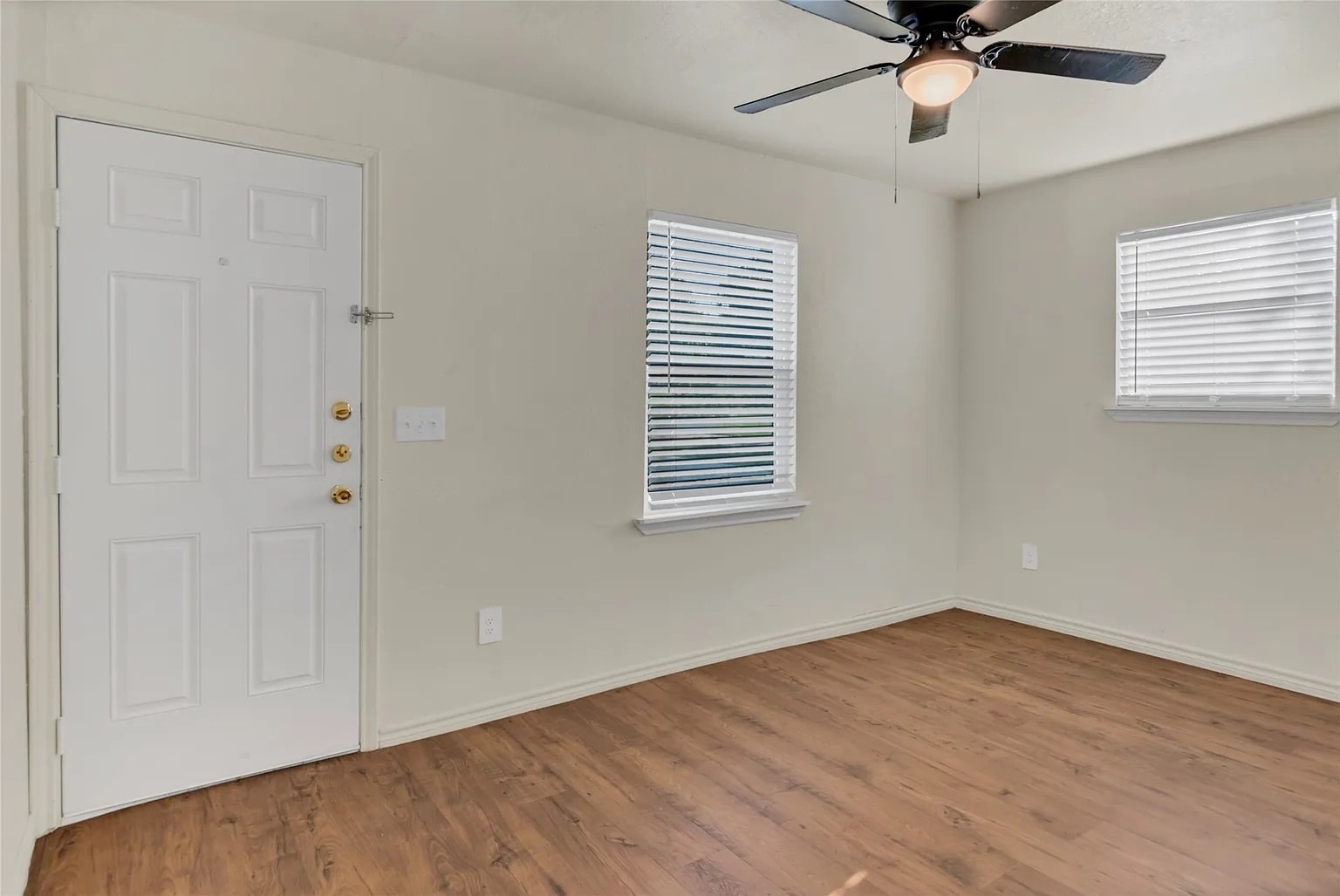 Building Photo - Room in House on Houghton Ave