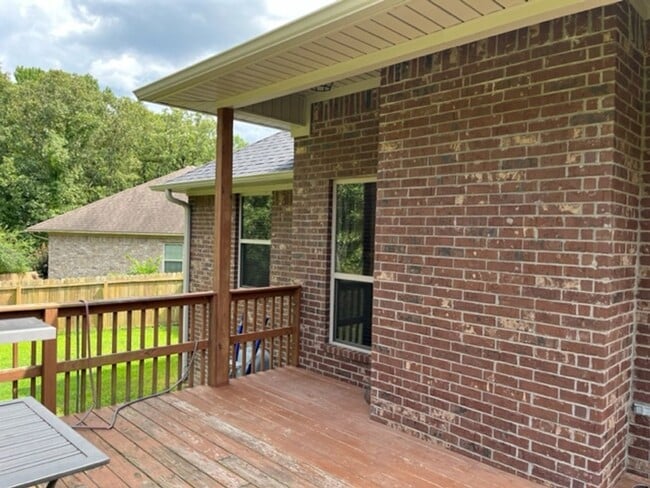 Building Photo - Nice Jacksonville Home Close to Little Roc...