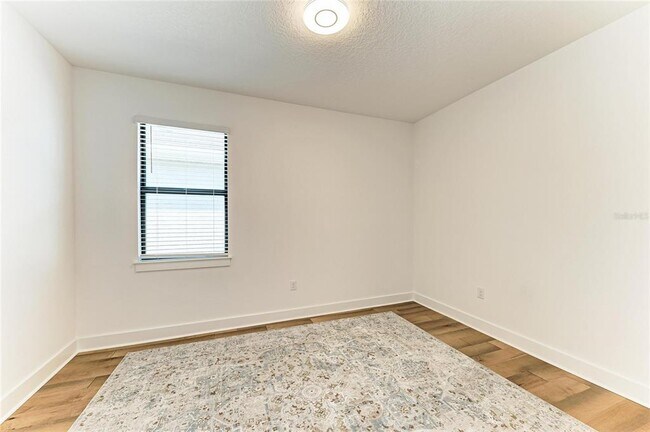 Building Photo - 18530 Midsummer Pl