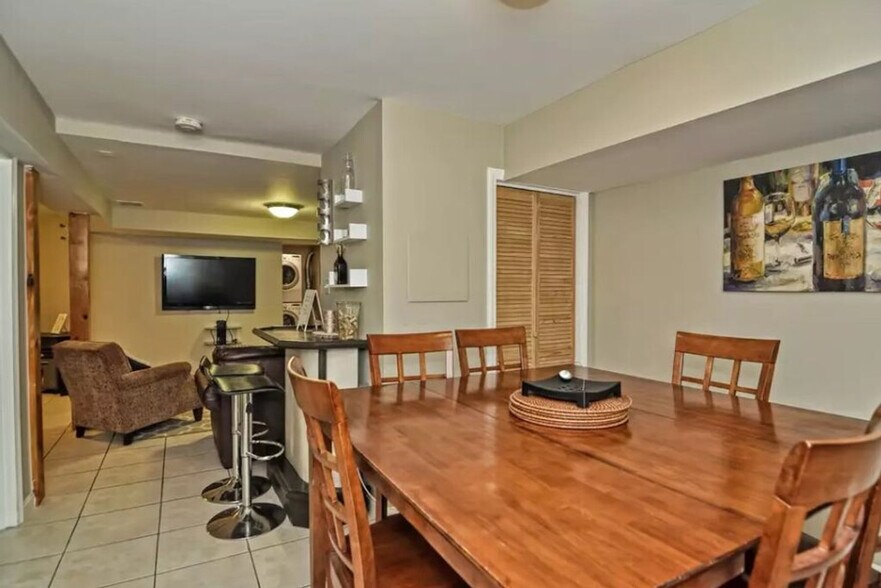 Building Photo - 155 Porter St