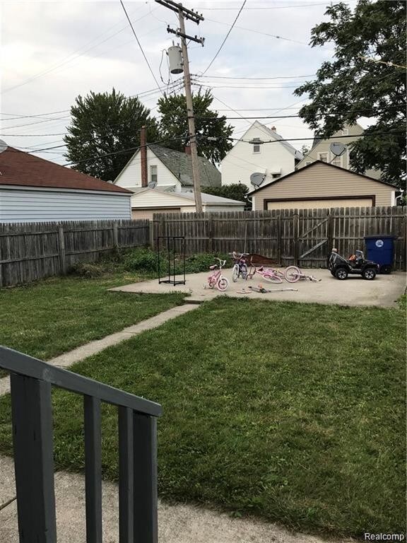 Building Photo - 9332 Charest St