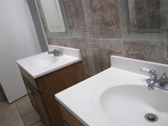 Building Photo - 11731 Lamprey St