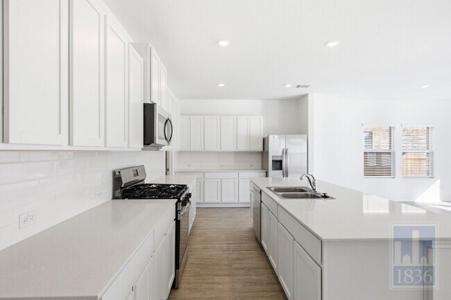 Building Photo - 106 Arbordale St