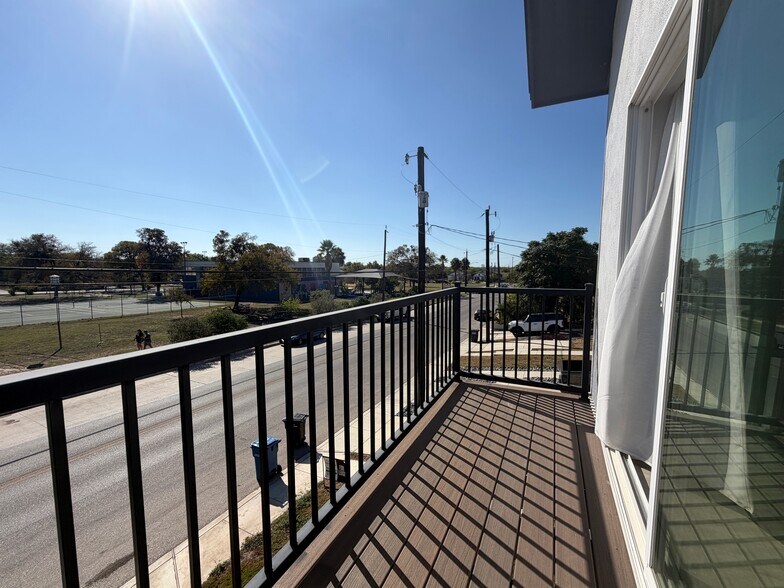 Building Photo - 343 Porter St