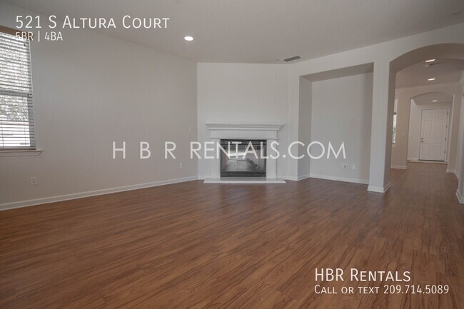 Building Photo - 521 S Altura Ct