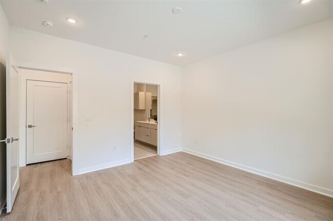 Building Photo - 4802 S Congress Ave