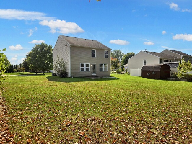 Building Photo - 5358 Woodrush Ave