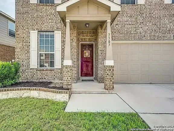 Building Photo - "Spacious 4-Bedroom Oasis with 3 Full Bath...