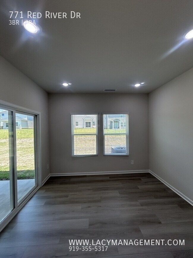 Building Photo - 771 Red River Dr