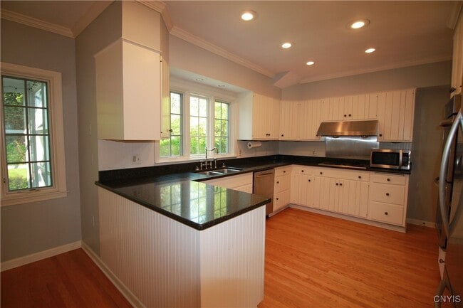 Building Photo - 28 Ely Dr