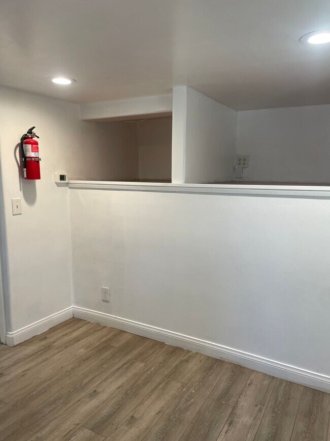 Building Photo - Minutes from Lake Arrowhead!