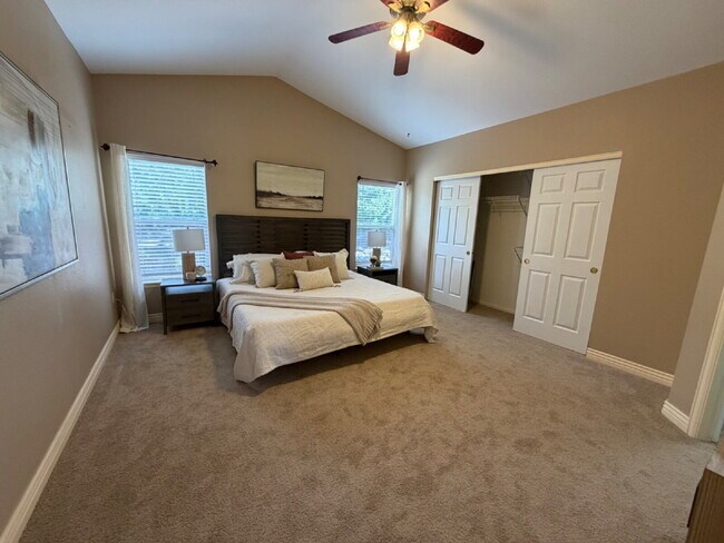 Building Photo - "4-Bedroom Home with 2.5 Baths in Picturesque Highlands Ranch! - Large private back yard!"