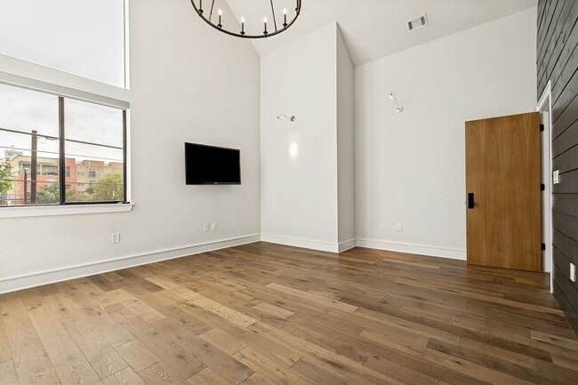 Building Photo - LUXURY TOWNHOME IN LONE STAR DISTRICT