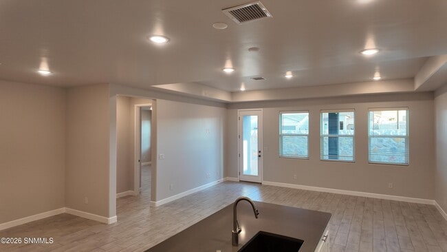 Building Photo - 150 Pinos Altos Trl