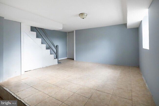 Building Photo - 851 S 57th St