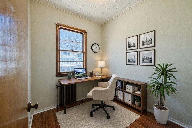 Building Photo - 100 Lexington Ave