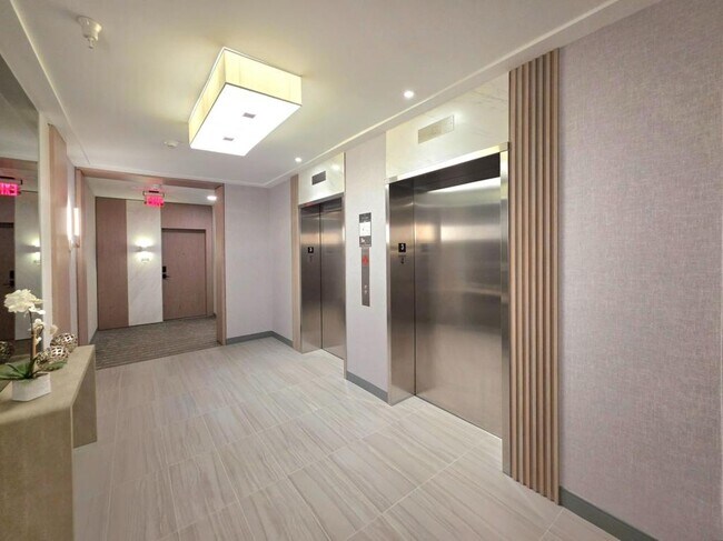 Building Photo - 737 Swann Ave