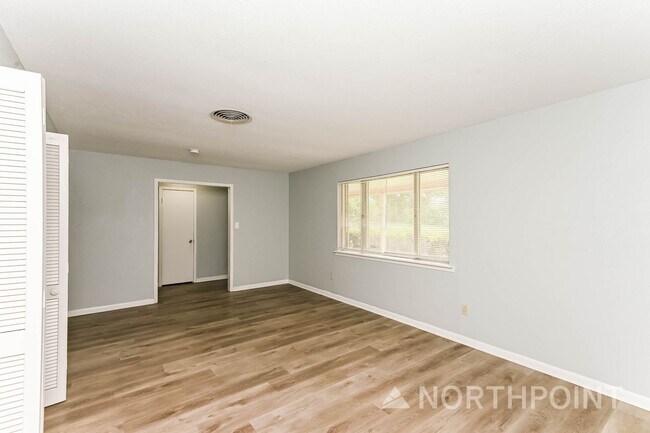 Building Photo - 3 BR/2BA | Newly Renovated Single Family Home | 1-Car Covered Parking | Large Front Porch!