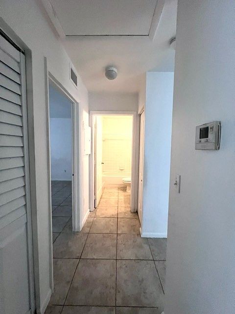 Building Photo - 4039 NW 31st Ave