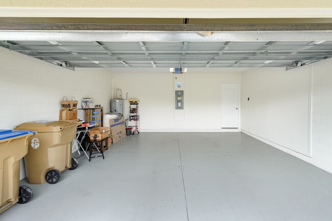 Building Photo - 1932 Red Canyon Dr