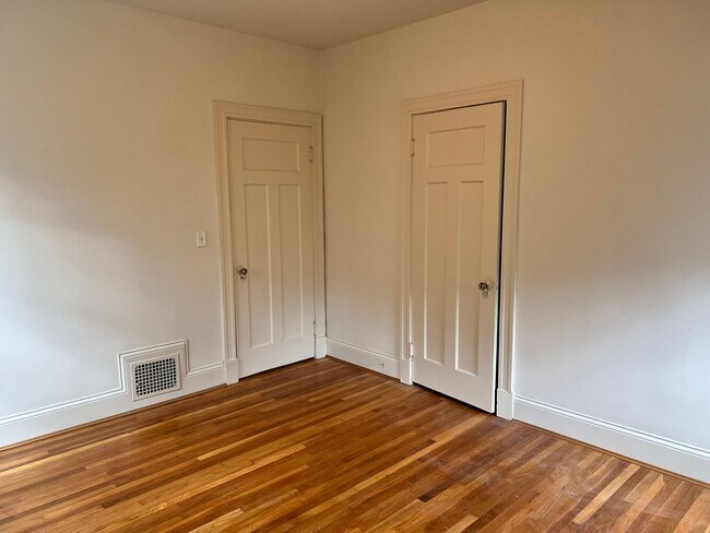 Building Photo - 3578 Burch Ave