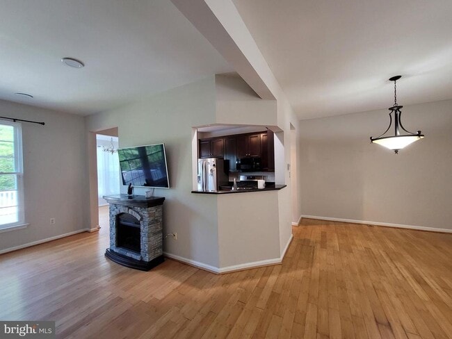 Building Photo - 10 Bridle Ct