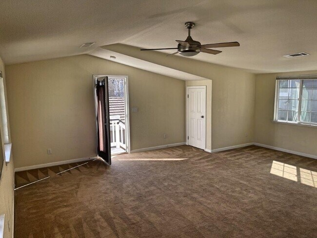 Building Photo - 1436 Bello Dr