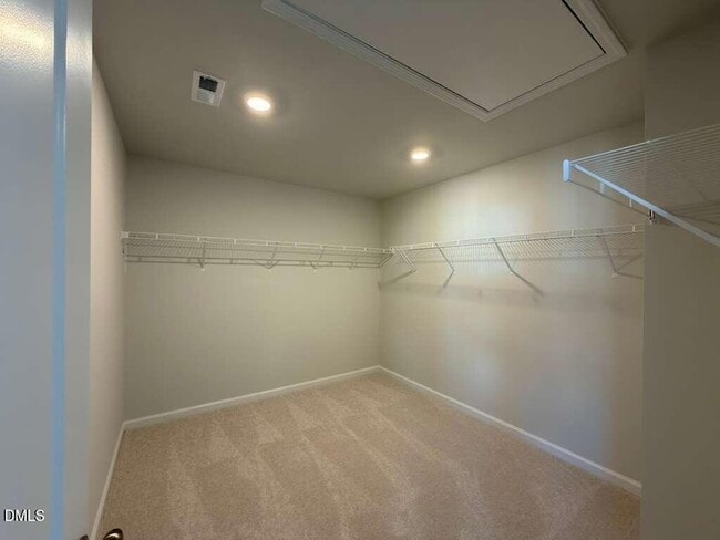 Building Photo - 2008 English Saddle Ln