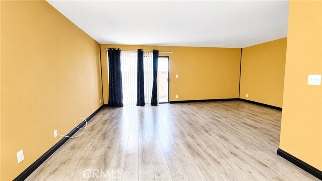 Building Photo - 946 W 220th St