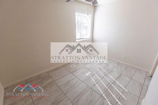 Building Photo - 14034 W Noble Cir