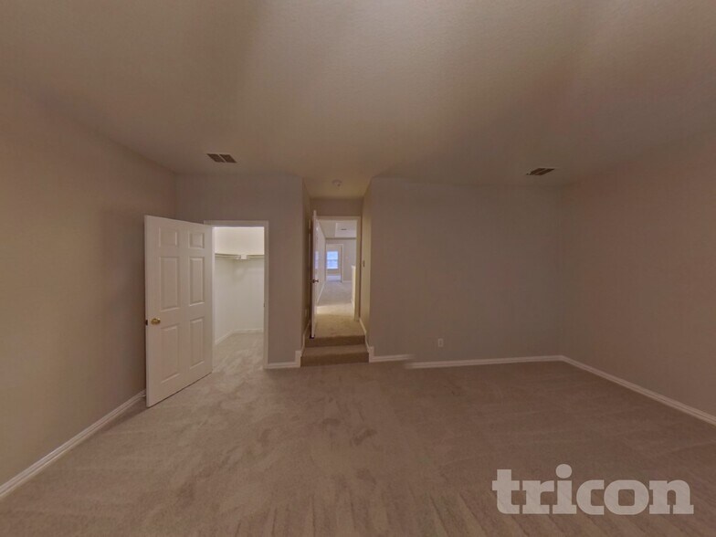 Building Photo - 1980 Creekside Dr