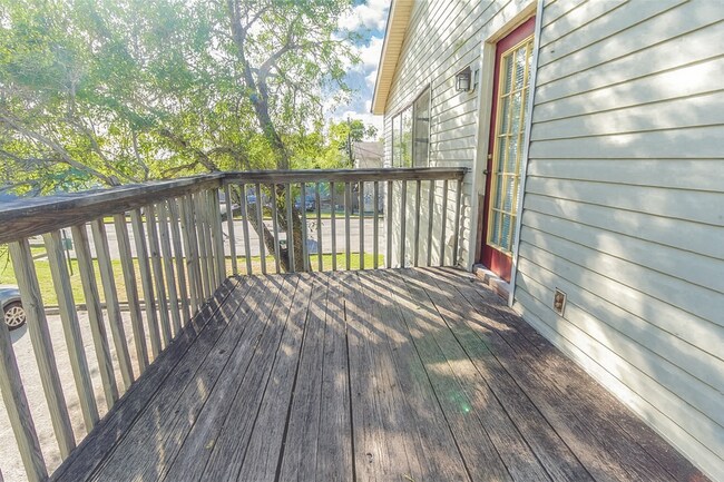 Building Photo - 903 Taulbee Ln