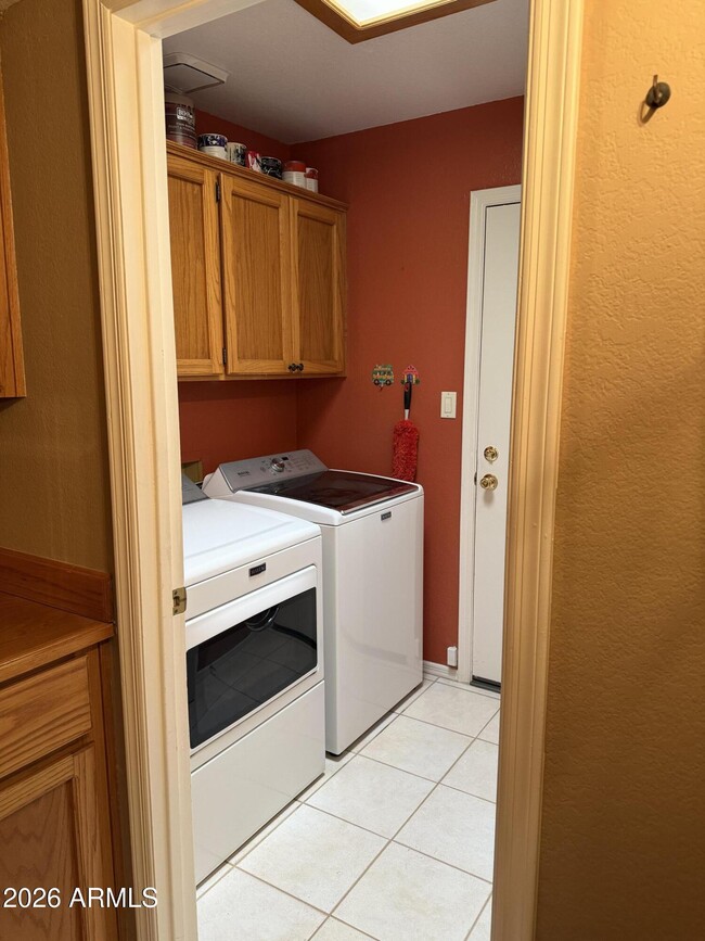 Building Photo - 8054 E Del Trigo