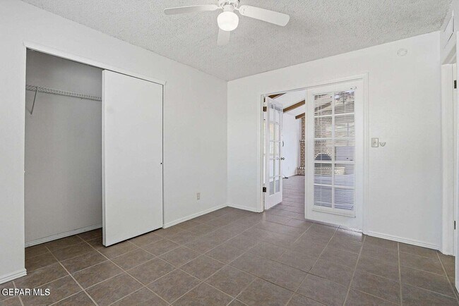 Building Photo - 10720 Sugarland Dr