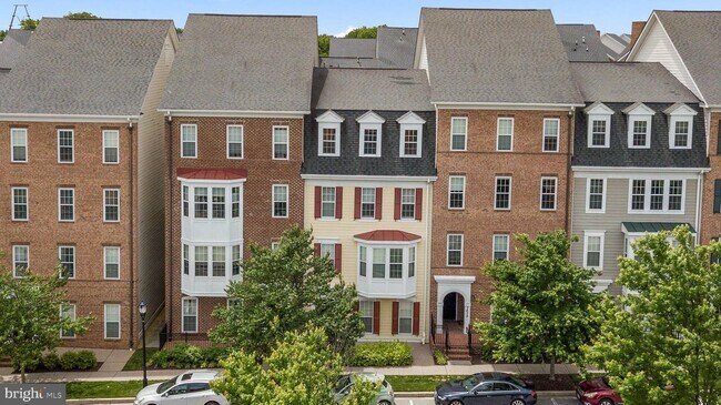 Building Photo - 7674 Maple Lawn Blvd