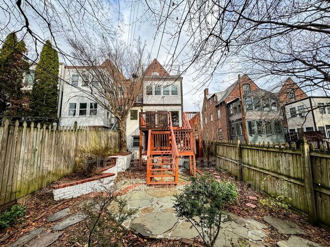 Building Photo - 4412 Volta Pl NW