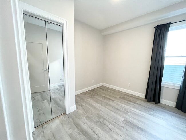 Building Photo - 23 Newport St