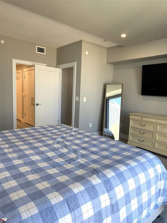 Building Photo - 1 Beach Dr SE