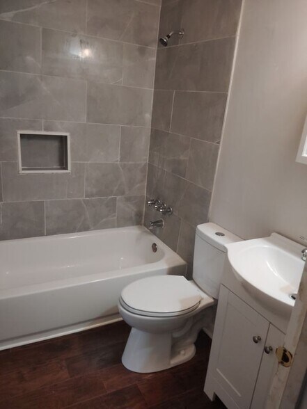 Building Photo - 3705 Brickmont Dr