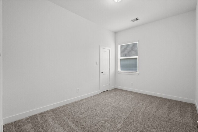 Building Photo - 4935 Anders Ln