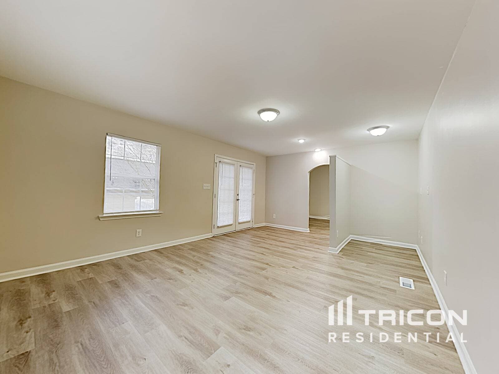 Building Photo - 615 Flicker St