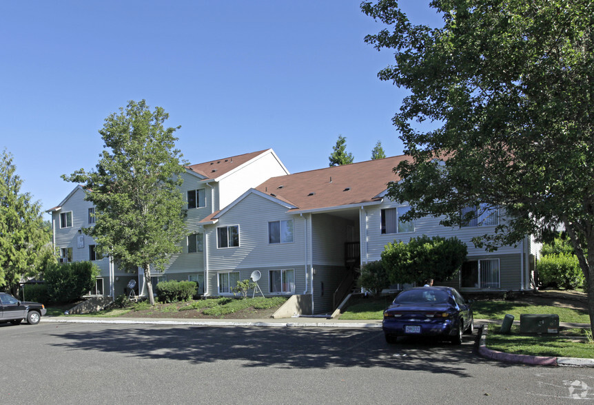 Primary Photo - Amberwood Apartments